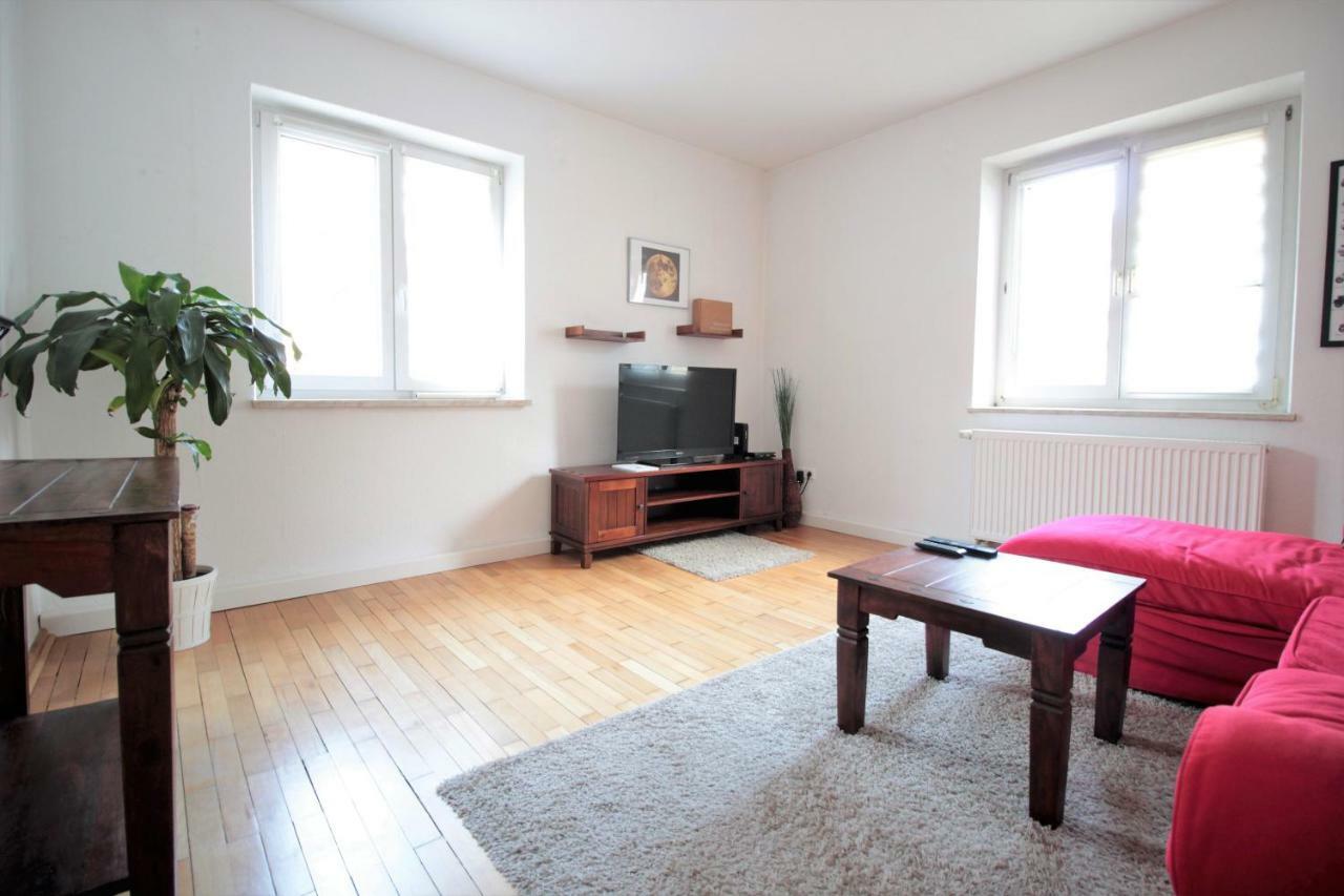 Charming 3-Bedroom Apartment With Parking Lot Wurzburg Ngoại thất bức ảnh